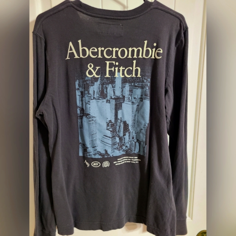Abercrombie & Fitch Grey Graphic Longsleeve Men's M